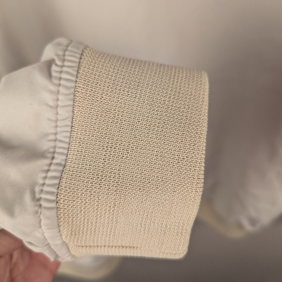 Tres Bien large beige pullover, two pockets, 1 side zipper on side, cuffs clean - Picture 7 of 9